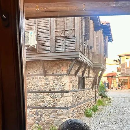 Arthotel Oscar I فندق سوزوبول